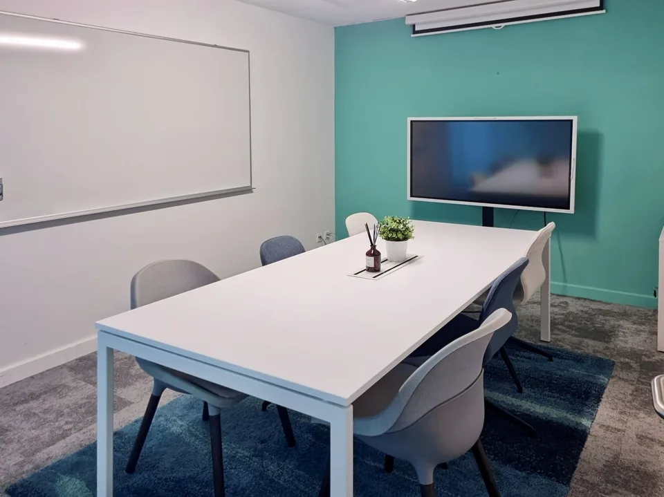 Bureau privé pour 10 à Regus City Flon