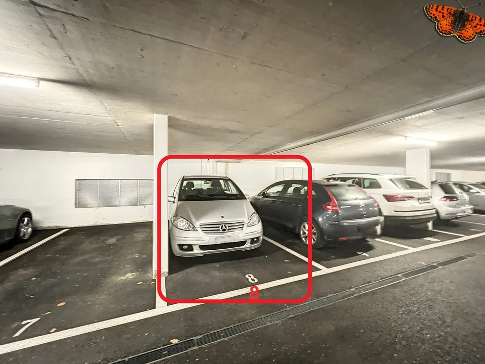 Cormanon - Innenparkplatz