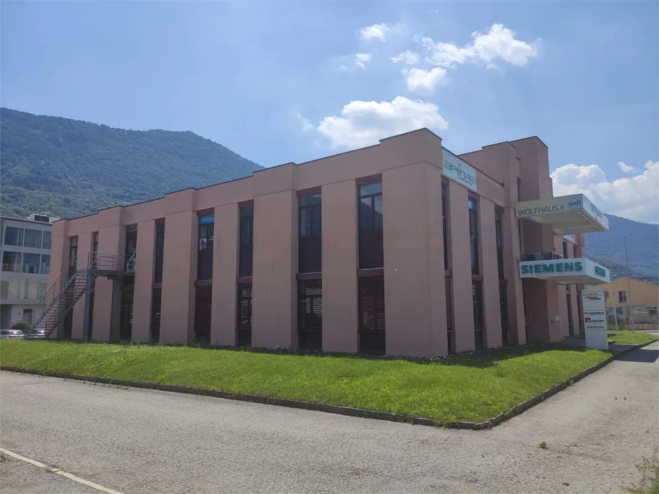 Miete Gewerbefläche 240 m²
