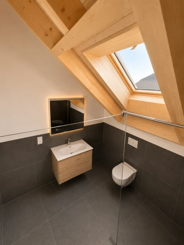 2.5-Zimmer-Dachwohnung nord an zentraler Lage zu vermieten – Foto 6 von 6