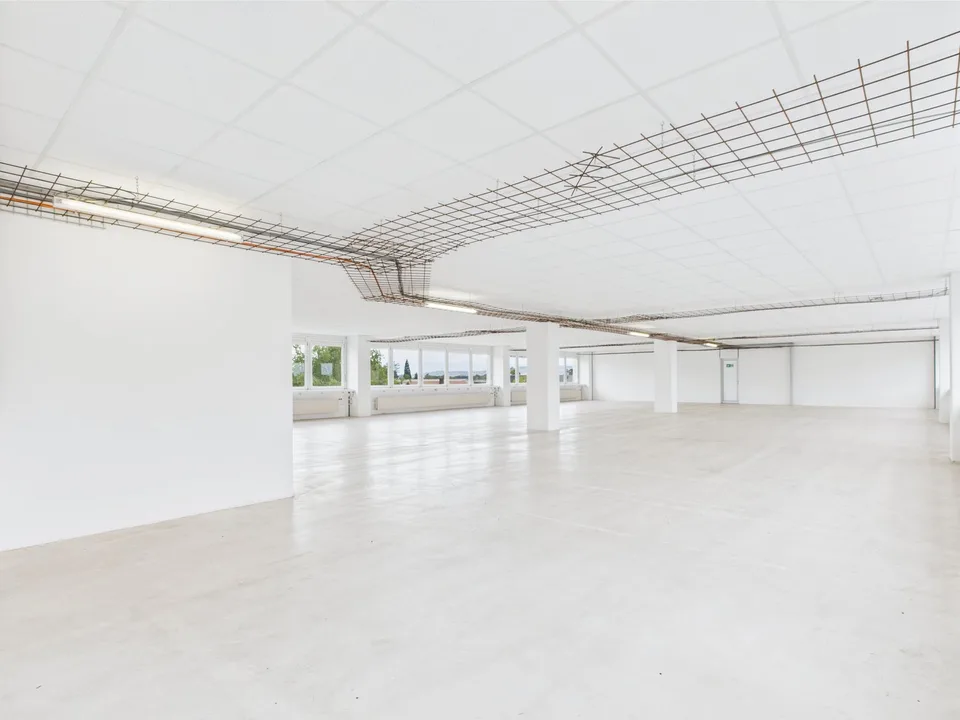 350m2 - Moderne und helle Gewerbefläche im 2. OG mit toller Aussicht