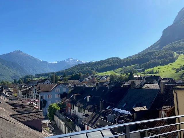 5,5 Zimmer-Attika Wohnung im Zentrum von Glarus mit grosszügiger Terrasse