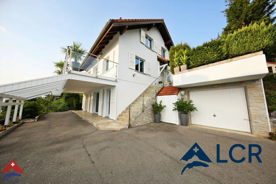 Prächtige Einzelvilla mit 7,5 Zimmern und Panoramablick auf den See - Grandvaux