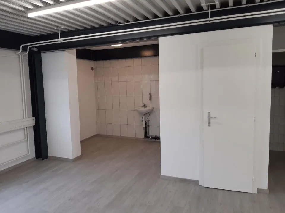 02267 - Locale - Eplatures 46a - La Chaux-de-Fonds