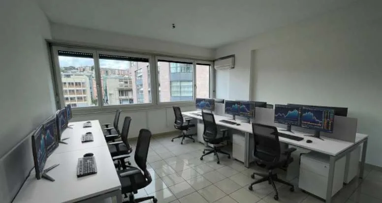 Mieten wir Gewerberaum/Büro 3.5 Lokale in Lugano Zentrum