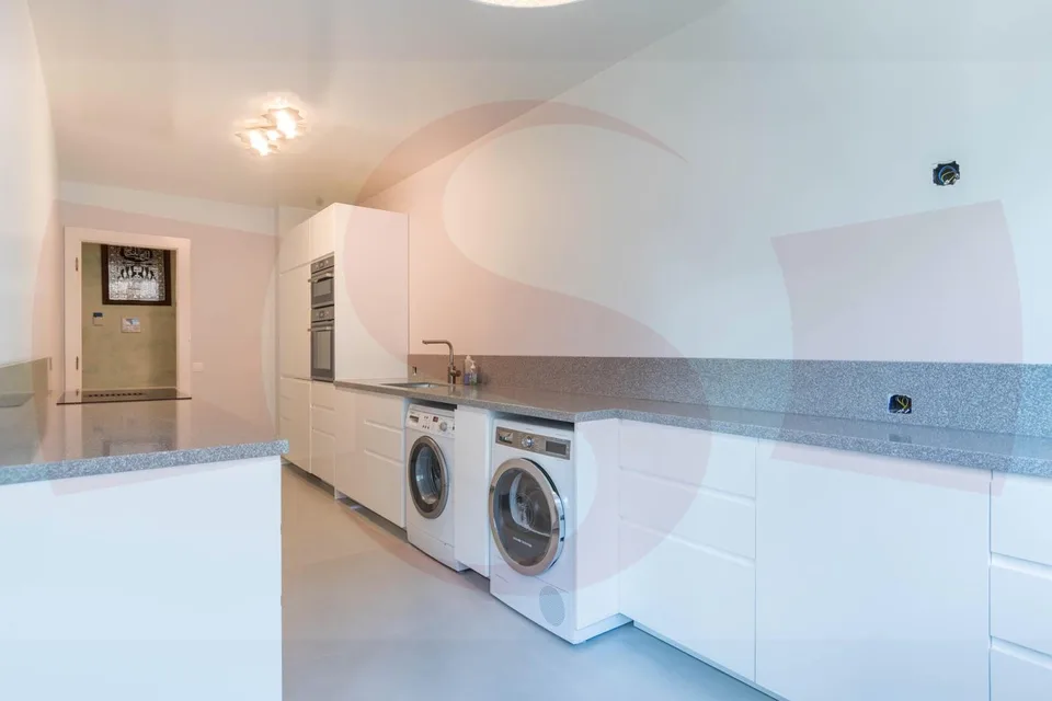 Schönes 6-Zimmer-Apartment zur Miete unmöbliert