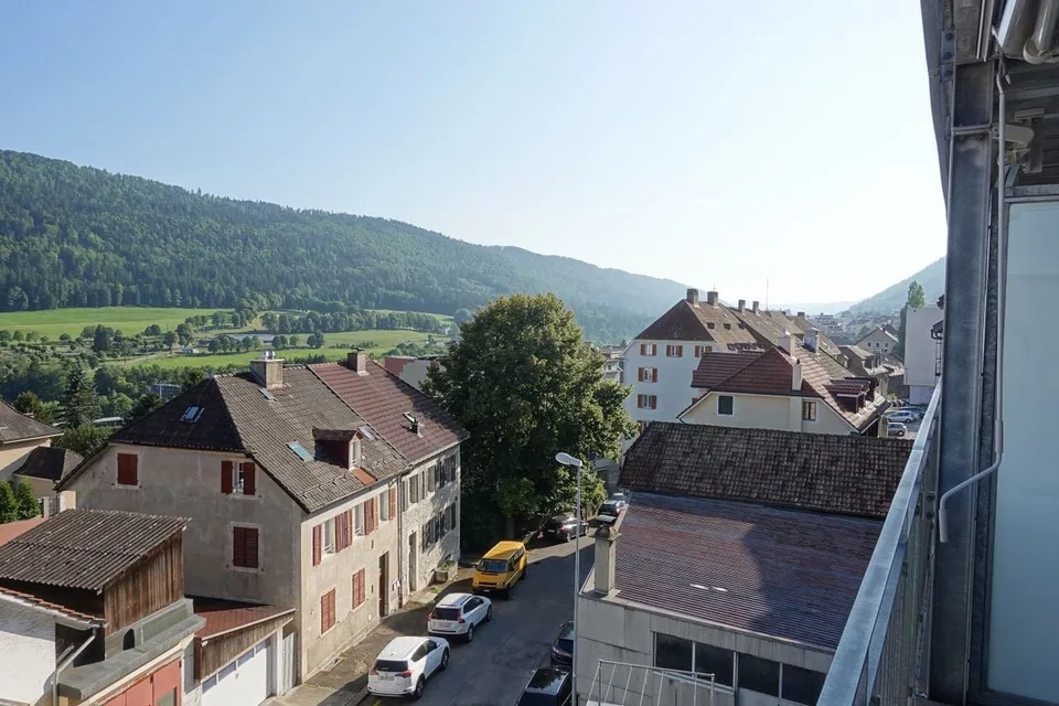 Magnificent Apartment mit 3 Zimmern, Terrasse und Aufzug renoviert – Foto 6 von 6