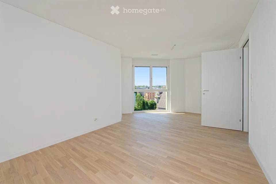 Neubau: grosszügige 2.5-Zimmerwohnung im Grünen