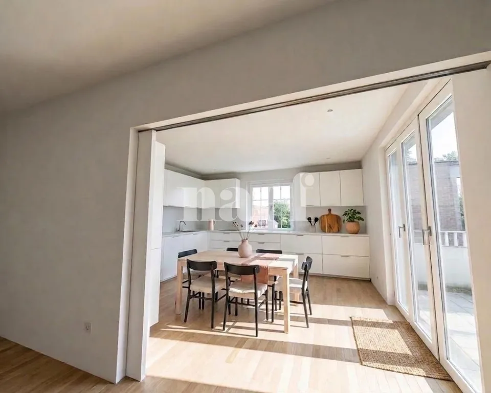 Spacieux duplex entièrement rénové de 6 pièces au 1er étage avec balcon