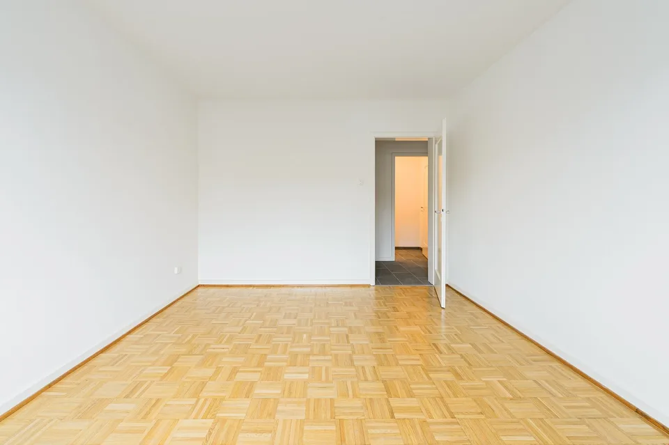 Appartement 2 pièces lumineux avec balcon au 4e étage – Kleinhüningen, Bâle