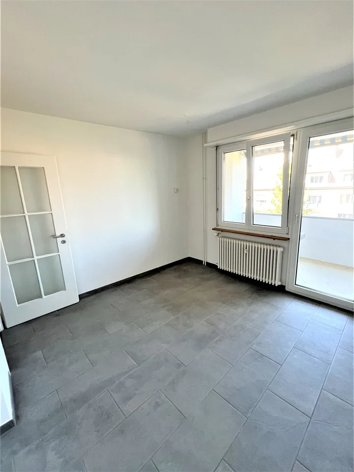 Appartement 2 pièces lumineux avec balcon au 4e étage – Kleinhüningen, Bâle