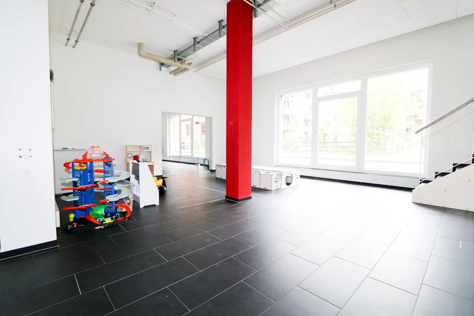 Charmante Gewerbefläche mit Terrasse – 81 m² im Herzen von Zürich