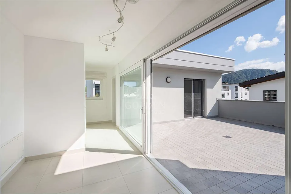 Exklusives 4.5-Zimmer-Dachgeschoss mit großer Panoramaterrasse