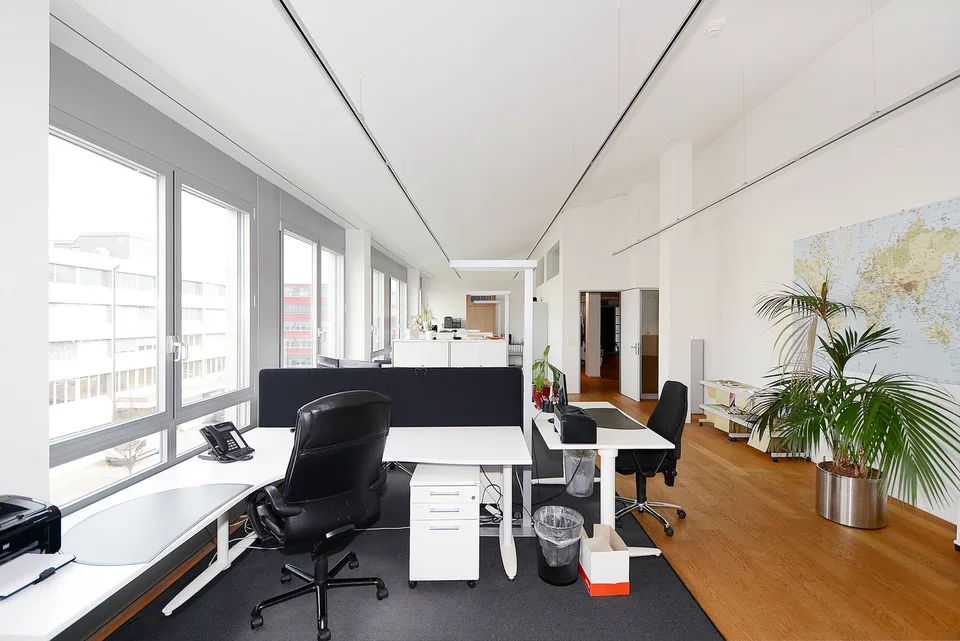 Bureau avec galerie dans l'Atrium Cham – photo 6 sur 14