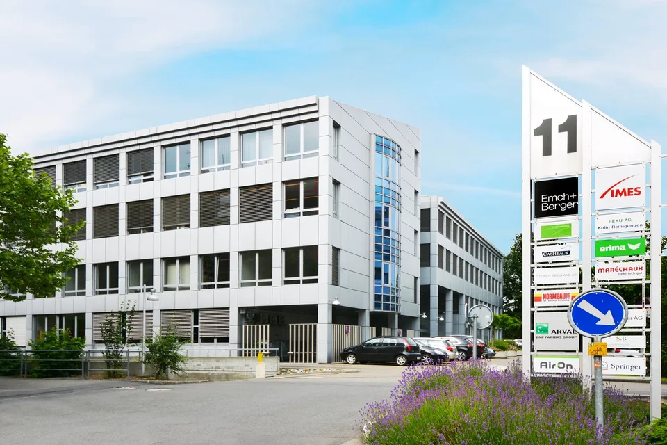 Bureau avec galerie dans l'Atrium Cham – photo 7 sur 14