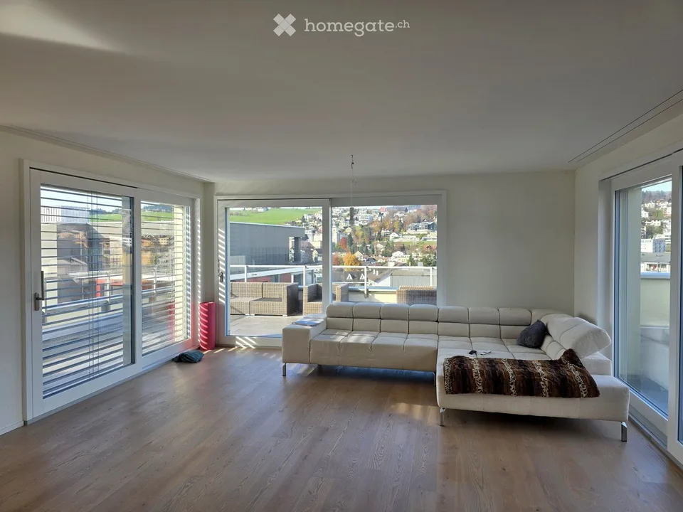 Stunning 3.5-Room Attic Apartment with Panoramic Views in Küssnacht am Rigi