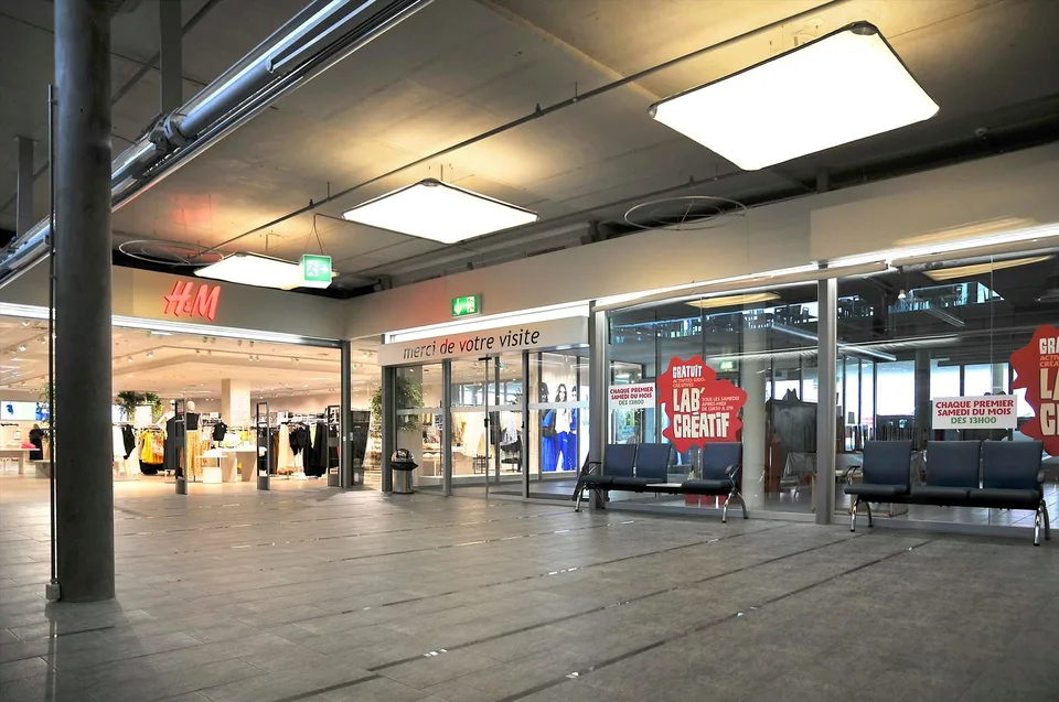 Belles surfaces au coeur de la zone commerciale de Conthey