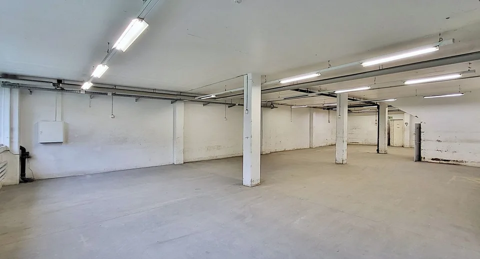 252 m² di spazio commerciale - ideale per diversi usi