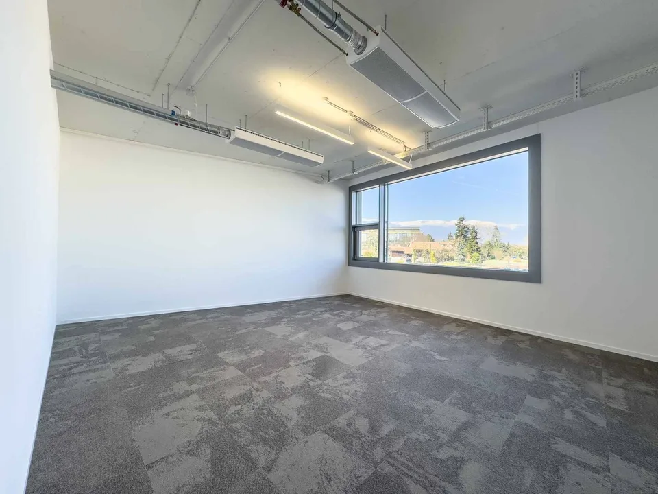 Bureau Plug & Play de 337 m²  Atrium Park, Meyrin