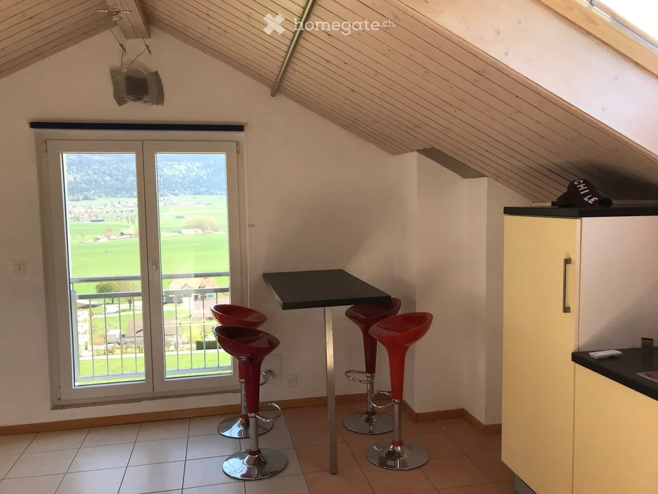 Charmant studio de 1.5 pièces avec vue panoramique à Chézard-Saint-Martin