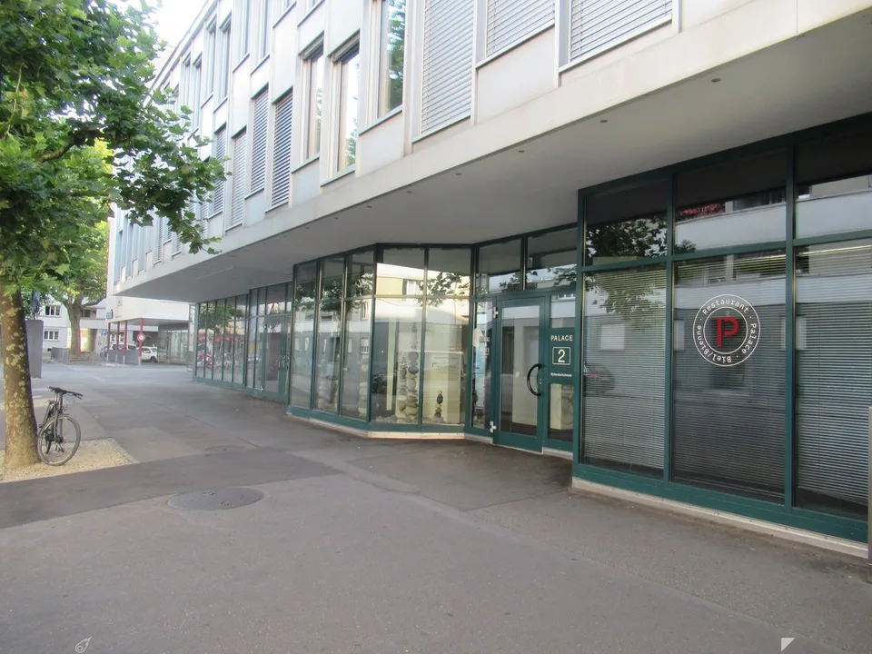 PALACE: Espace commercial attractif près de la gare centrale