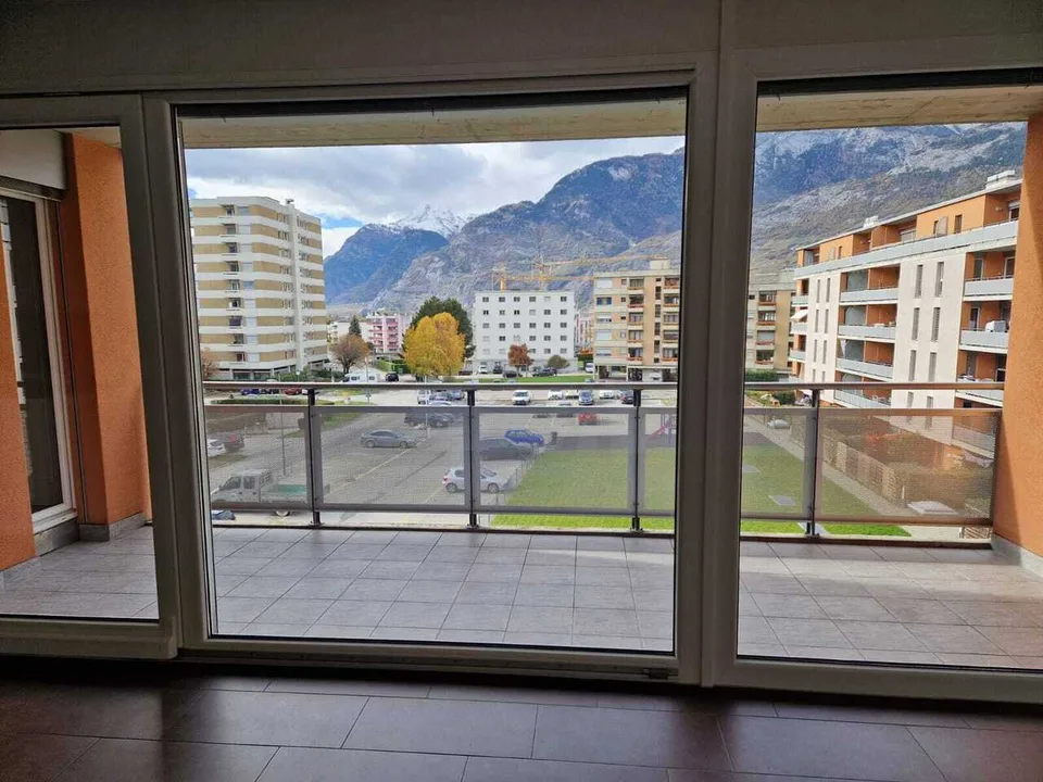 Bell'appartamento di 4.5 locali con balcone - Conthey