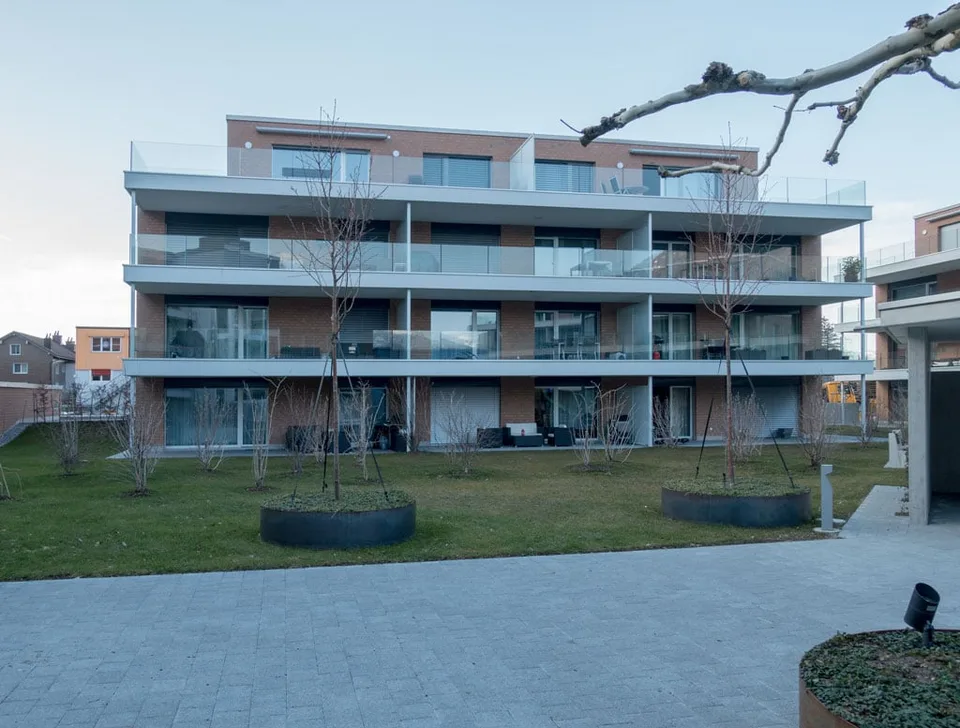 exklusive moderne 4.5-Zimmerwohnung mit Sitzplatz
