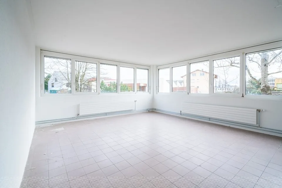 Bürofläche von 191m2 zur Miete in Ecublens - 3 Mieten angeboten!