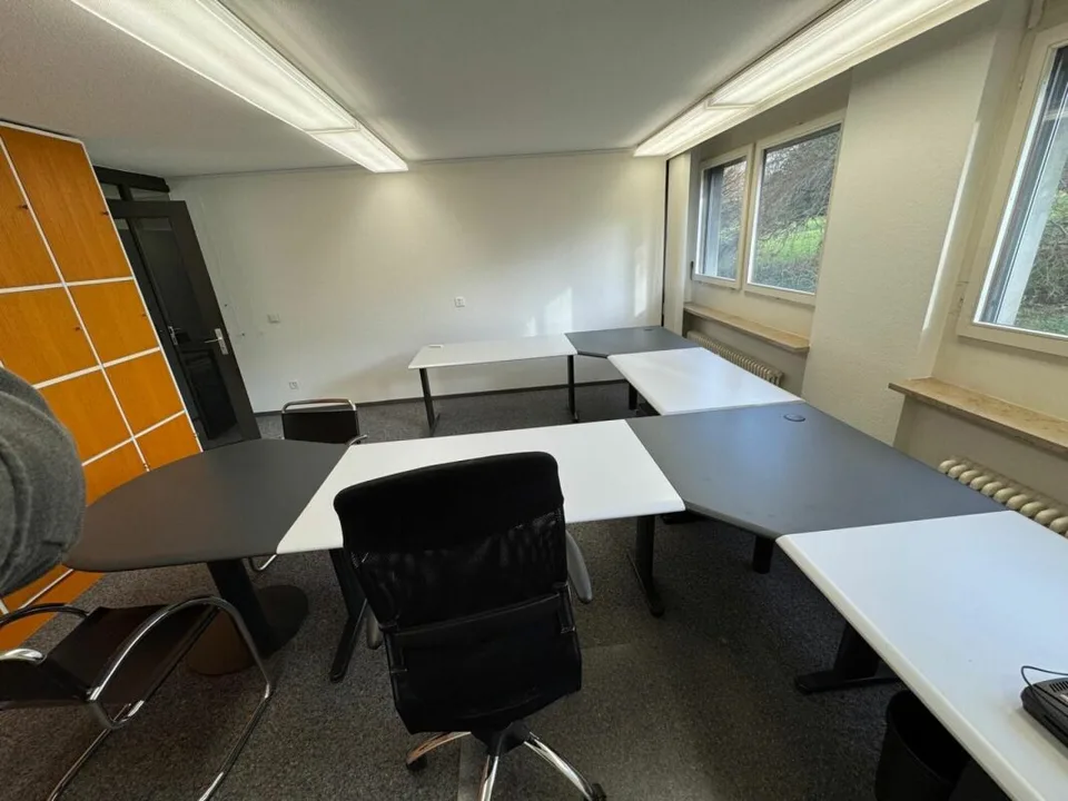 Bureau moderne, prêt à être occupé, 4 pièces avec équipement de haute qualité en centre-ville - à louer immédiatement