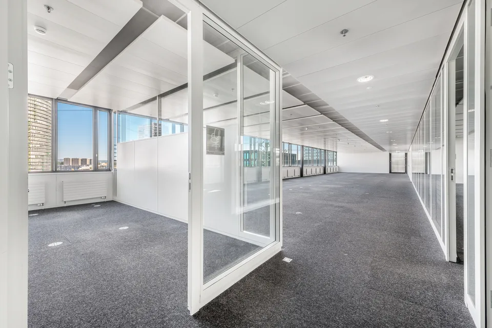490 - 1470 m2 | Spazi uffici ristrutturati alla stazione di Stettbach