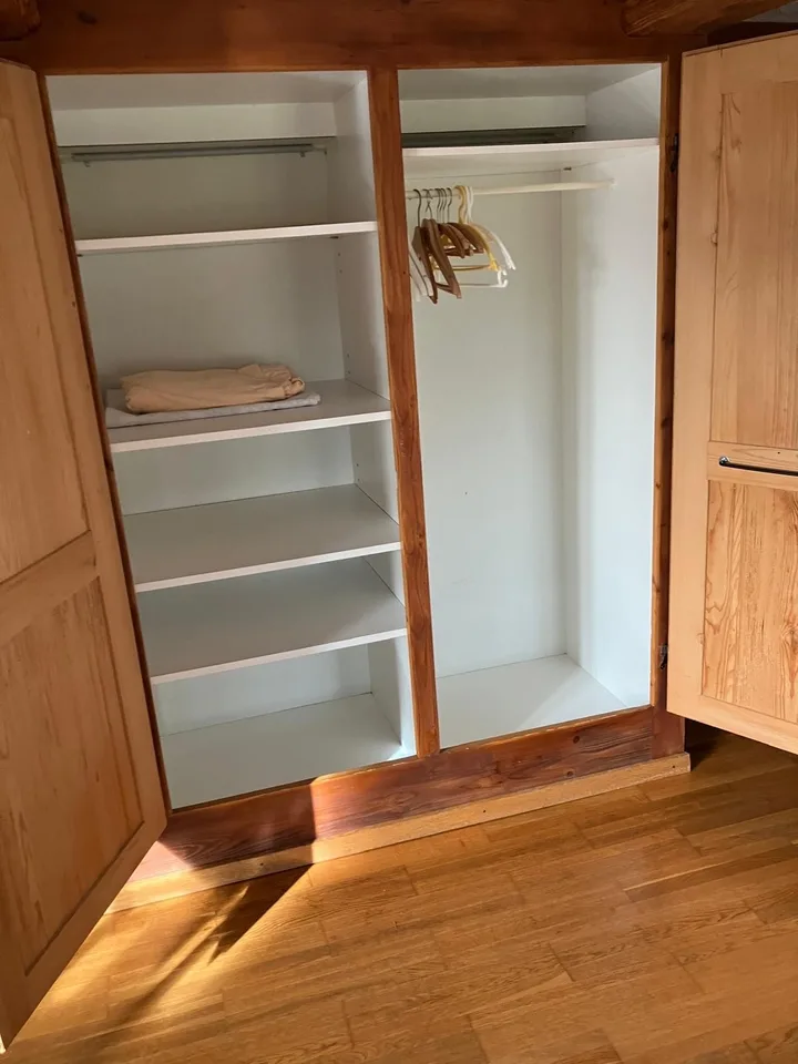 Colocataire recherché : Chambre spacieuse et charmante dans un appartement partagé au milieu du verdure - Les animaux de compagnie ne sont pas autorisés