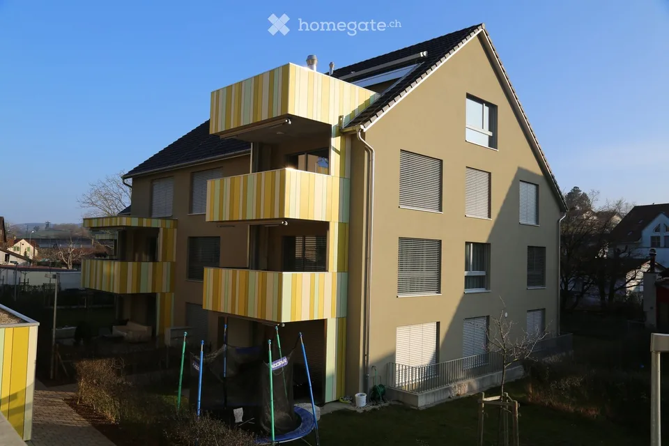 Helle 5.5-Zimmer-Wohnung mit Balkon und Garage in Zeihen