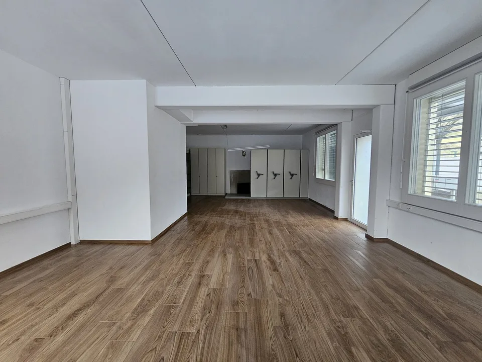 Büro  60 m² inkl. Lager und Archivschränke