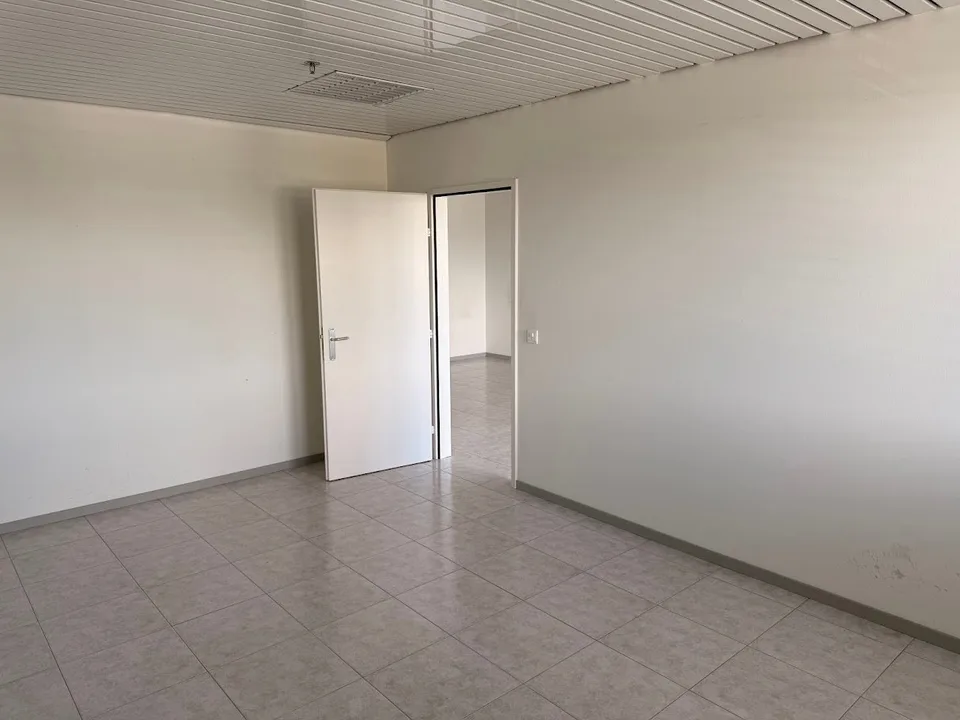 TO SEIZE - OFFICES IN ECHANDENS – photo 15 of 23