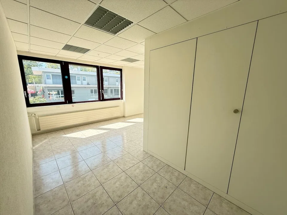 TO SEIZE - OFFICES IN ECHANDENS – photo 23 of 23