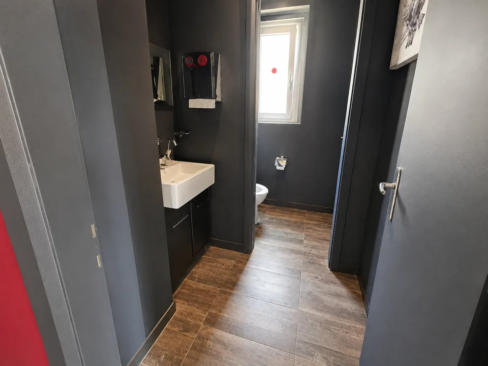 Verkaufs-/Gewerbefläche von 260 m² an der Hauptachse in Biel – Foto 13 von 14