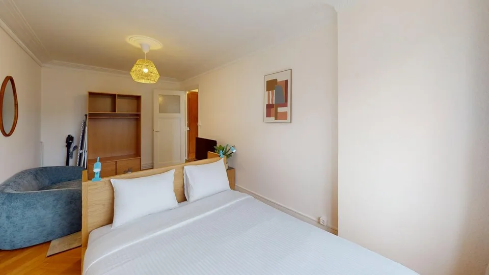 Charming furnished studio with balcony in Geneva Plainpalais
