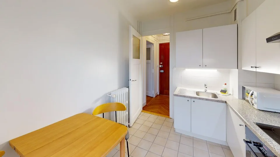 Charming furnished studio with balcony in Geneva Plainpalais – Foto 6 von 9