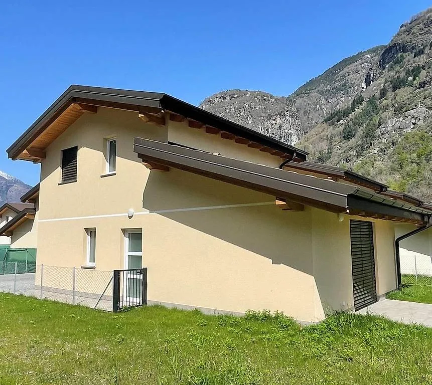 Affittasi moderna villetta con giardino