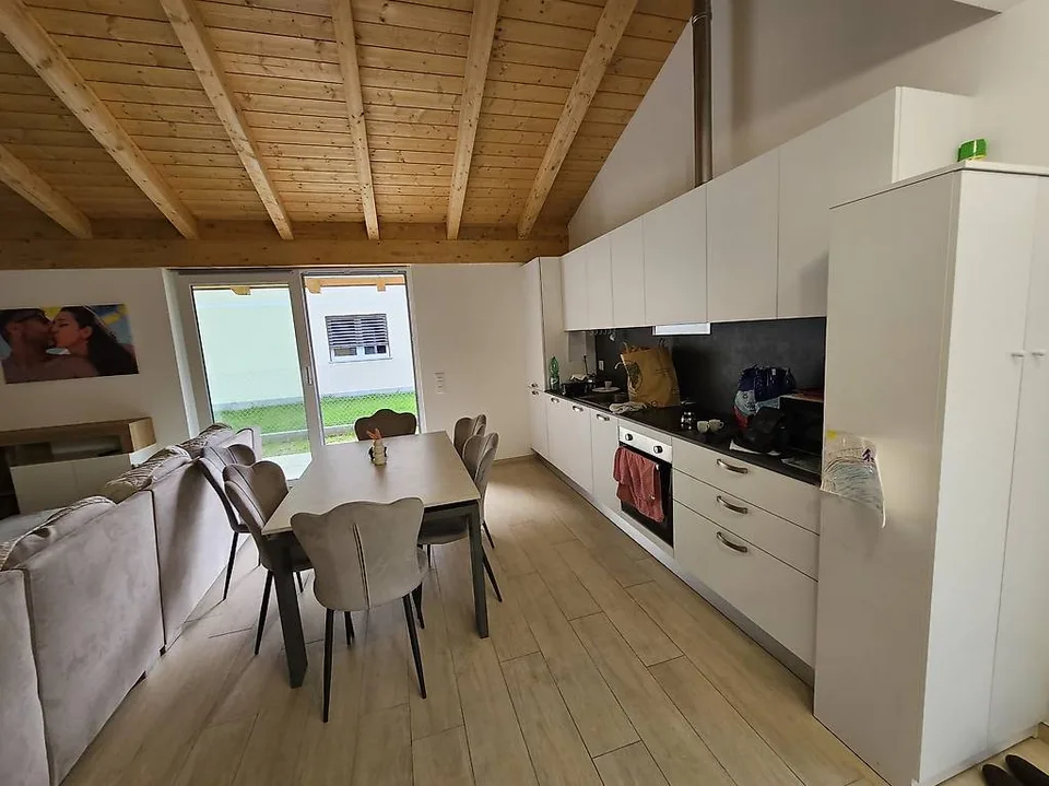 Moderne Villa mit Garten zu vermieten
