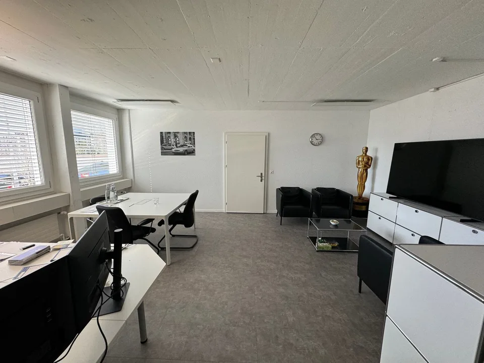 Büro- und Gewerbeflächen im Herzen von Schlieren zu vermieten – Foto 9 von 13