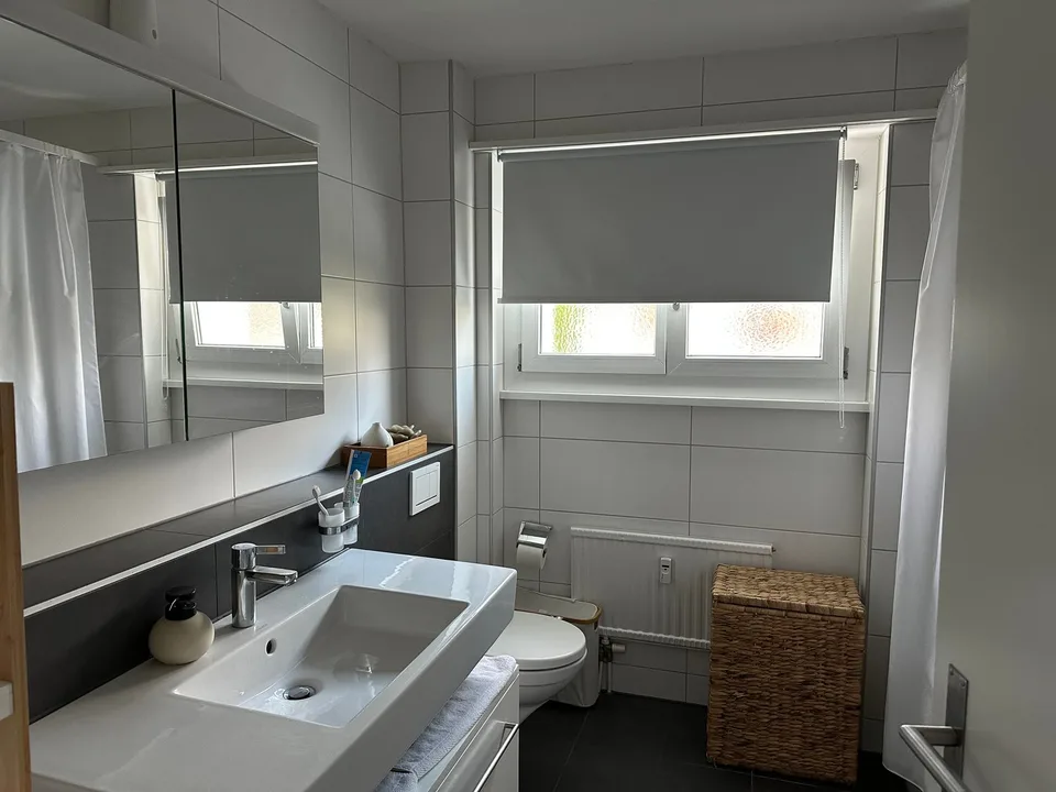 Grosszügige und modern ausgestattete 4.5-Zimmerwohnung im 2.OG