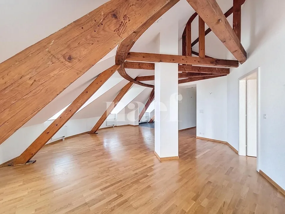 Appartement charmant de 2.5 pces aux combles