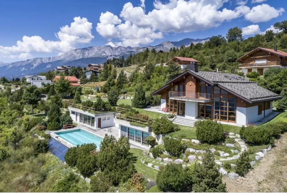 Magnifiques espaces pour cette Villa en location à Sergnou, Lens