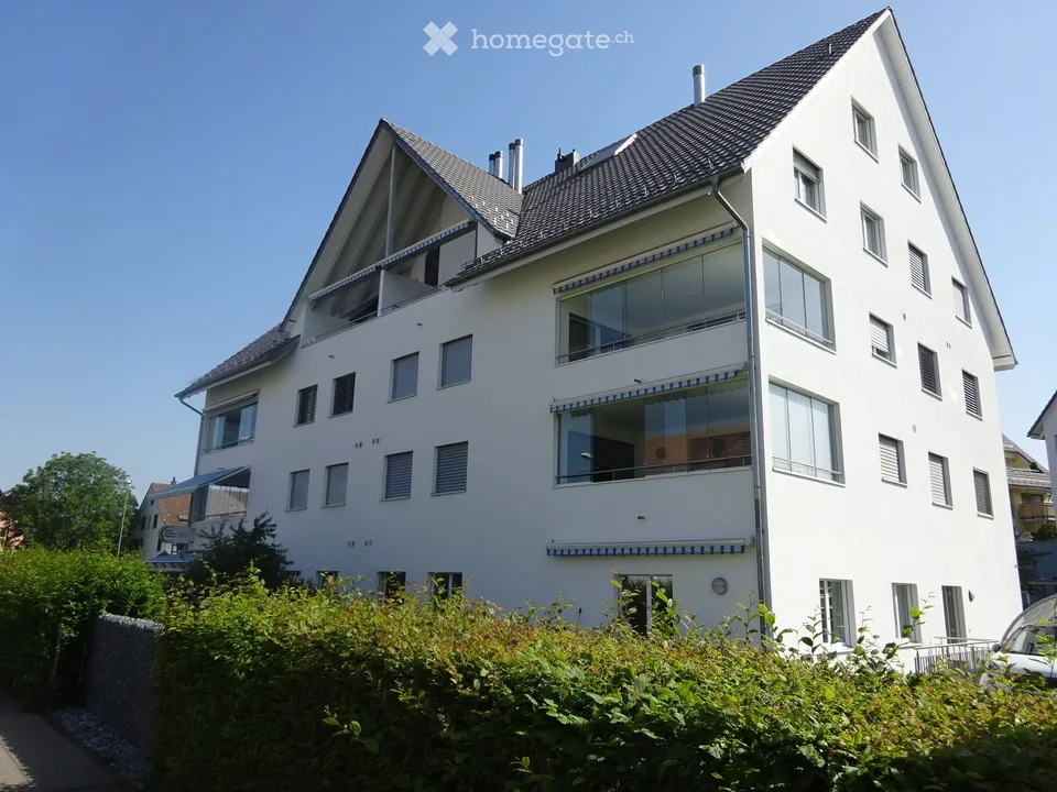 Modernes Gewerbe an der Lindenstrasse in Volketswil