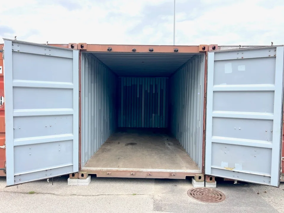 Container für die Lagerung 33m3 zur Miete in Romont