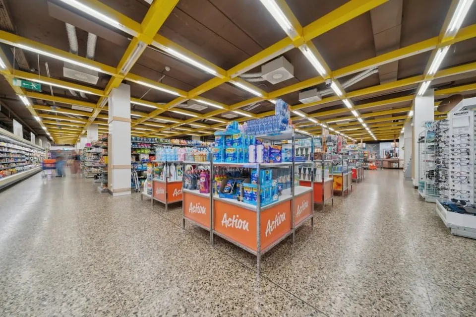 Grosse Verkaufsfläche im Zentrum von St. Imier