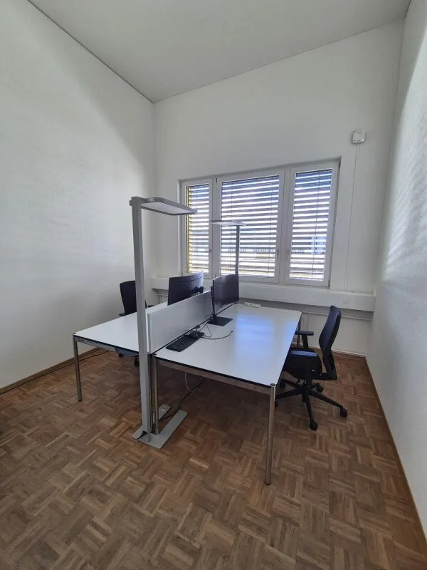 Representative office space with two small offices and modern kitchen – photo 6 of 14