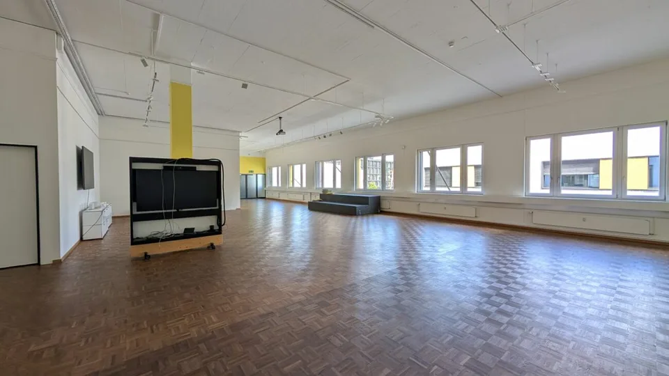 Representative office space with two small offices and modern kitchen – photo 11 of 14