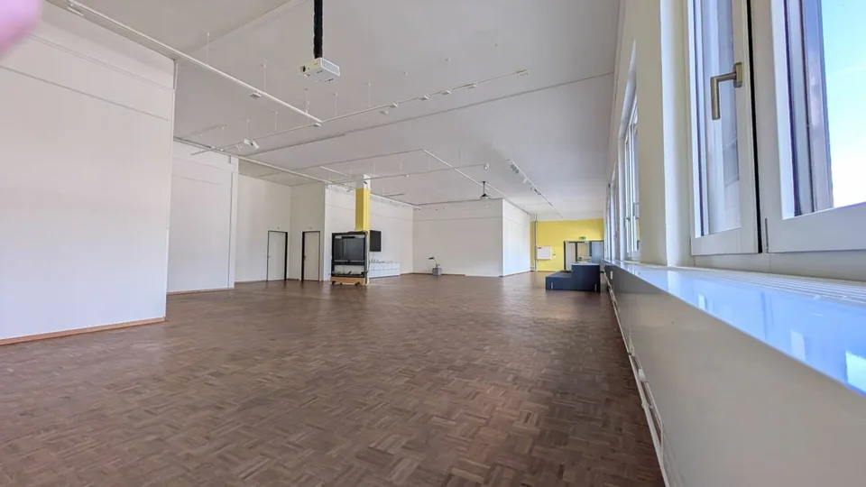 Representative office space with two small offices and modern kitchen – photo 12 of 14